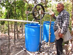 Hand irrigation pump installed with the help of SHI