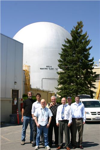 SCGI members and colleagues at the EBR-II reactor in Idaho