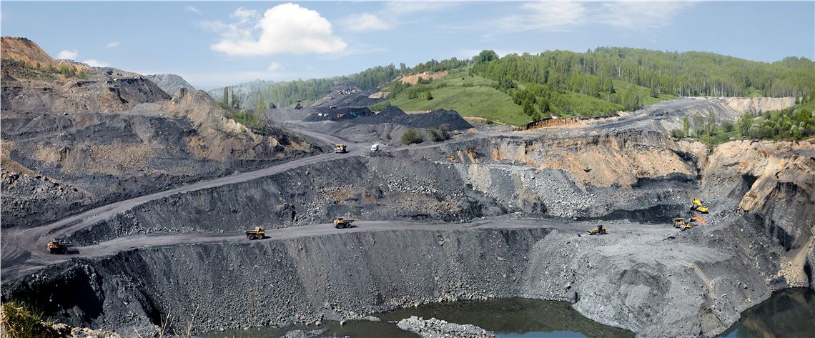 Open Coal Mine, Shutterstock_677778652